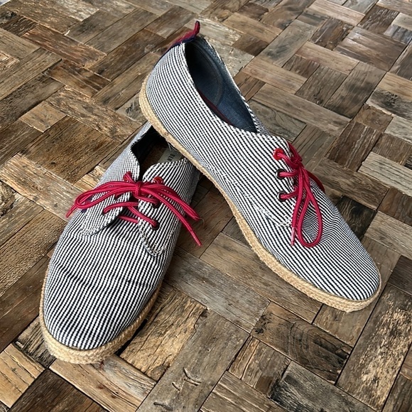 Ben Sherman Men’s Striped Sneakers - Picture 1 of 13